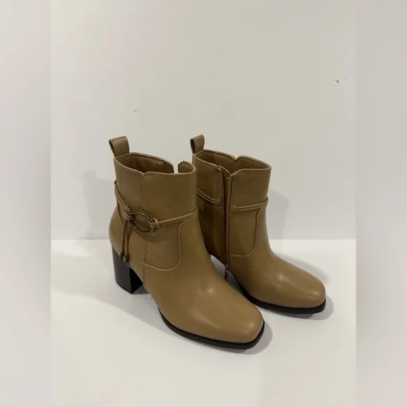 Croft & Barrow Tan Ankle Boots Women’s 5.5 Medium Block Heel Side Zip NWOT - Picture 2 of 10
